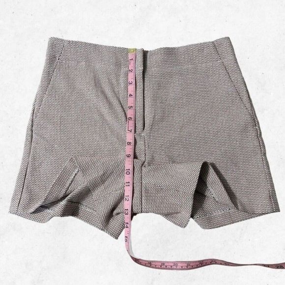 Loft Dress Shorts Women's 2‎ Geometric Pattern Bermuda Zip Button Hooks NWT - Picture 9 of 10